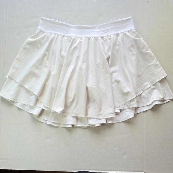 Lululemon Court Rival Skirt - Picture 4 of 16